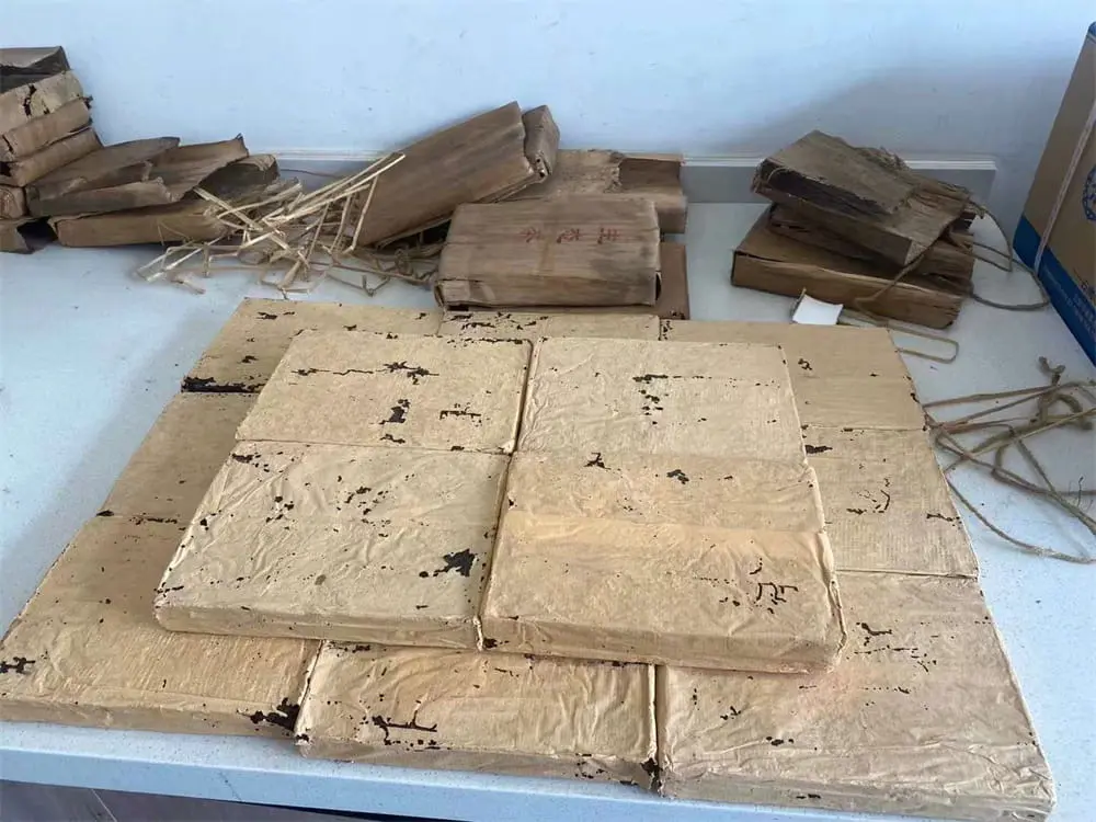 广东回收中茶普洱茶2004年生茶熟茶